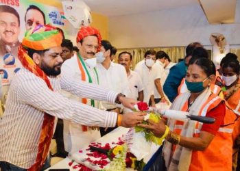 મહાપાલિકાના ફ્રન્ટલાઇન વૉરિયર્સનું કરાયું સન્માન