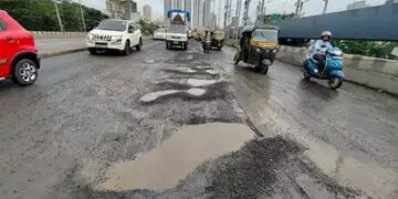 બોરિવલીમાં રસ્તાના ખાડાએ લીધો દંપતિનો ભોગ